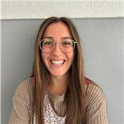 Profesora titulada en infantil y primaria con especialidad de PT.